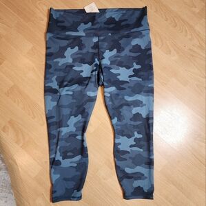 NWT Fabletics Define PowerHold High-Waisted 7/8 Legging Blue Camo 2X
